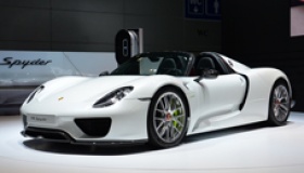 Супергибрид Porsche 918 Spyder будет стоить 47 млн. рублей