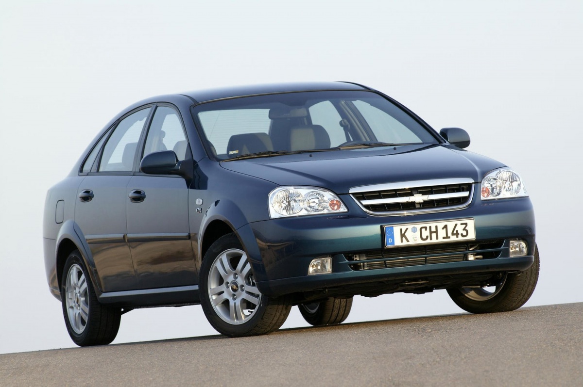 Что предпочесть: Chevrolet Lacetti либо Mazda3?