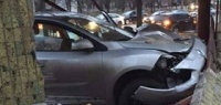 ЧП на Бору: автомобиль врезался в остановку